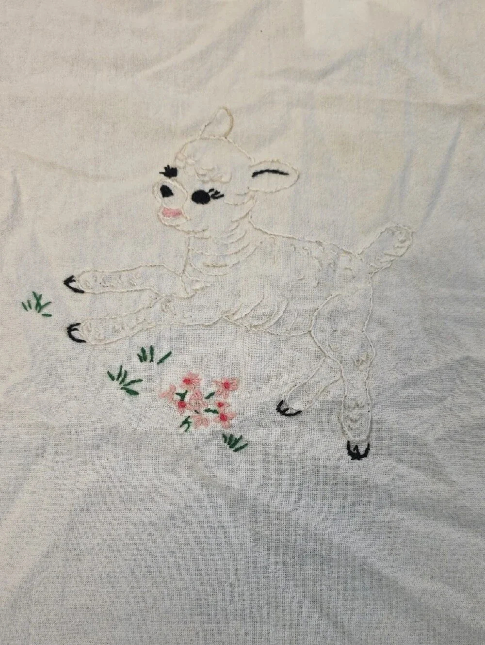 Vintage-Inspired White Embroidered Lamb Kitchen Cloth - Unbranded